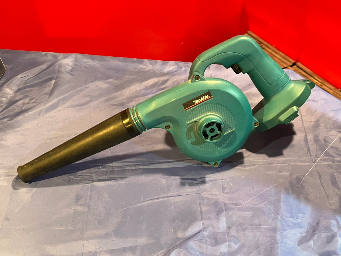 Makita UB181D Cordless Blower