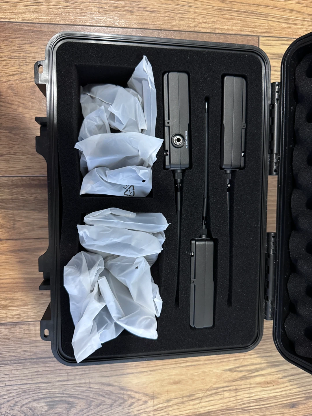 Saramonic Wireless Microphone & Audio Recorder Kit - Like New - photo 2