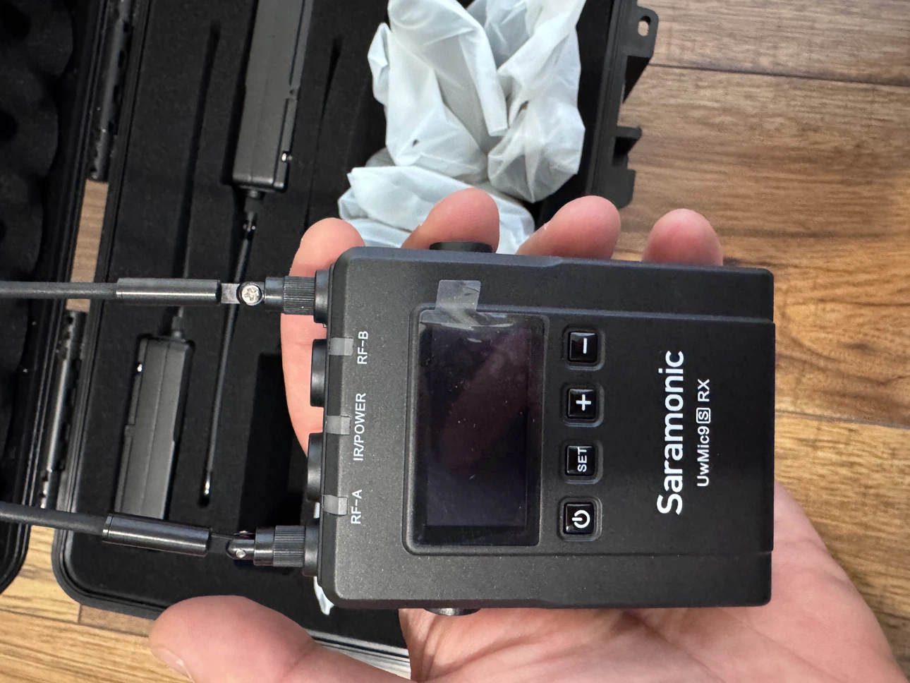 Saramonic Wireless Microphone & Audio Recorder Kit - Like New - photo 3