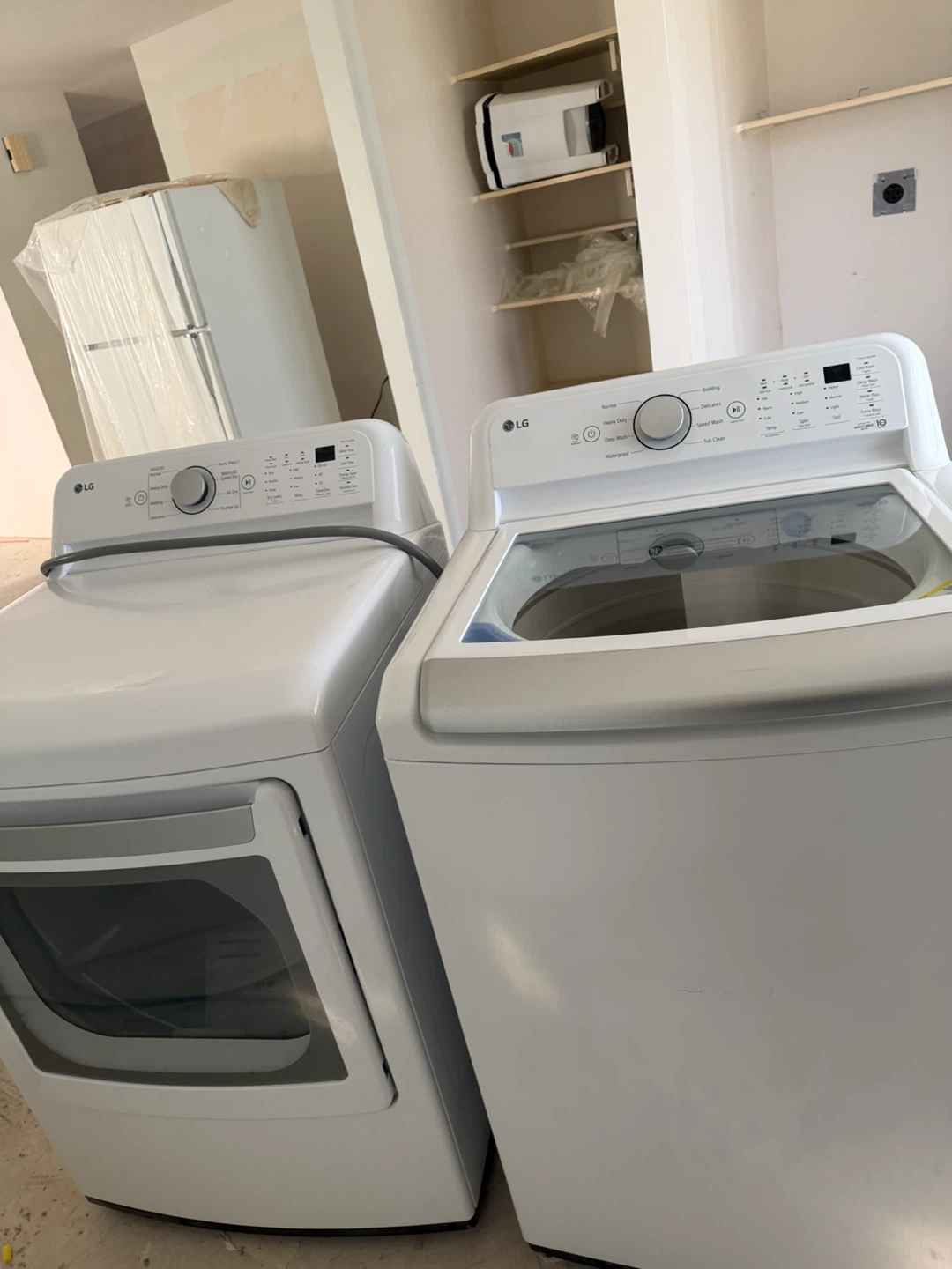 LG large-capacity washer & dryer  one-person household.