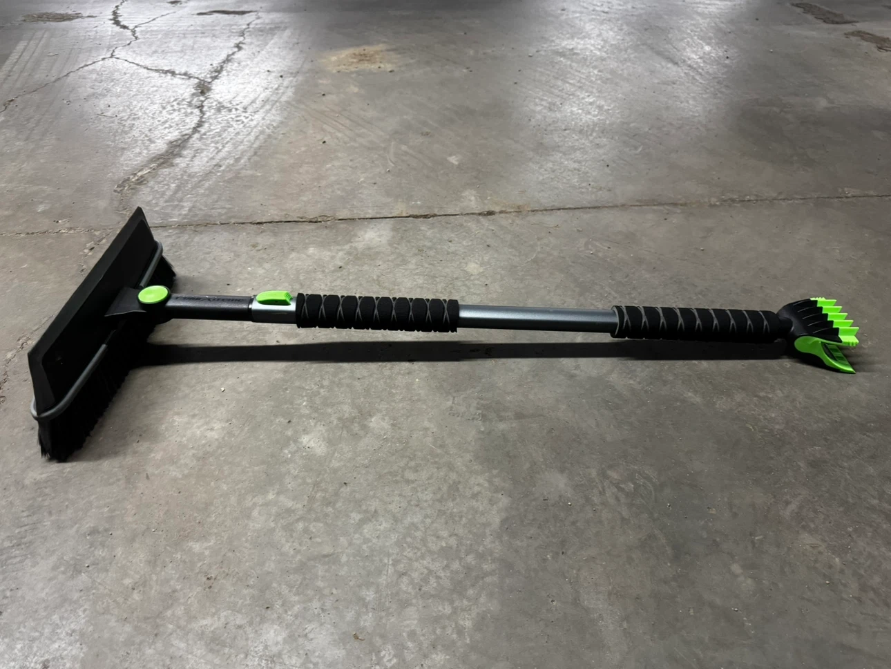 Snow Broom and Ice Scraper - photo 2