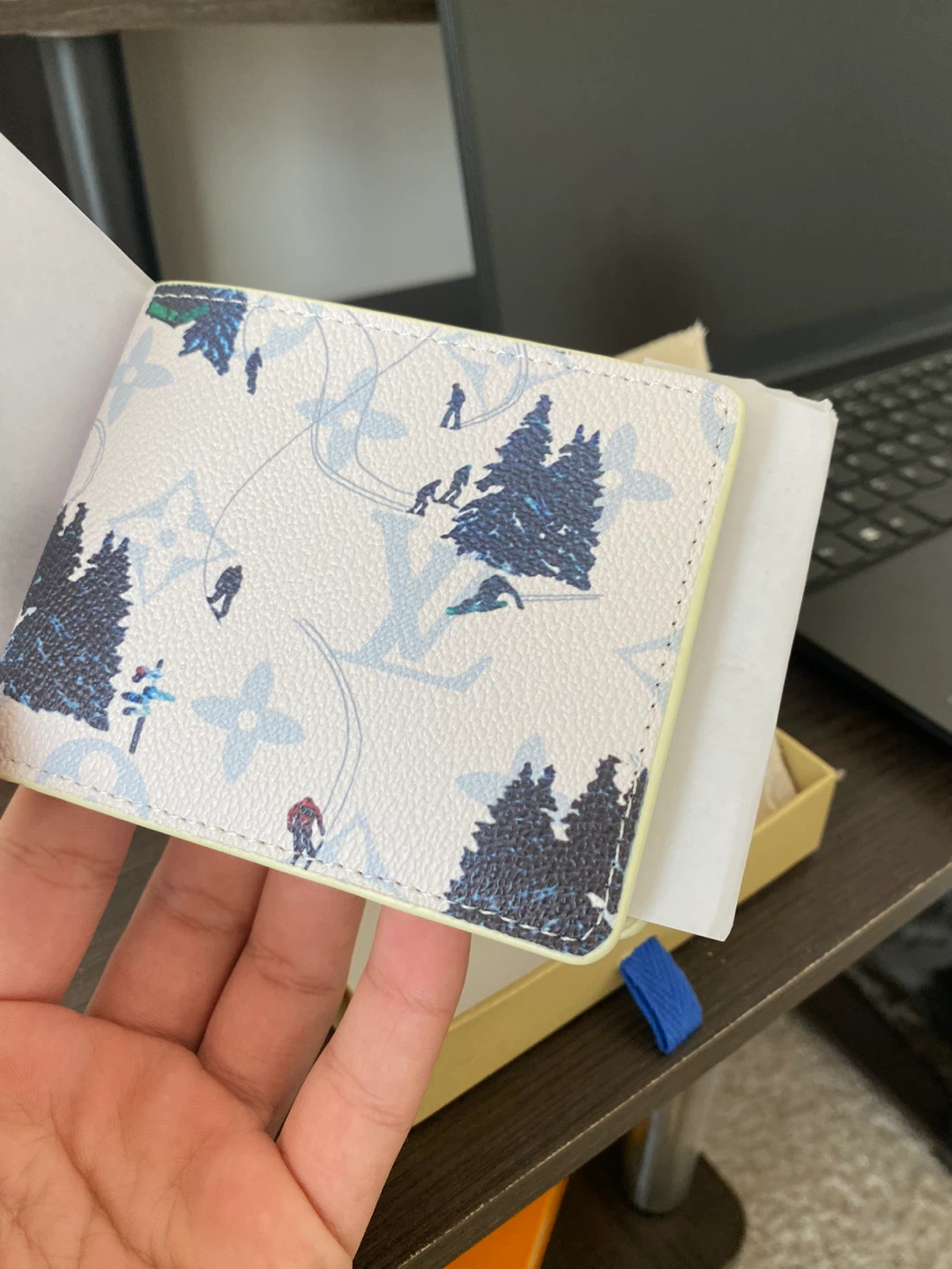 lv wallet