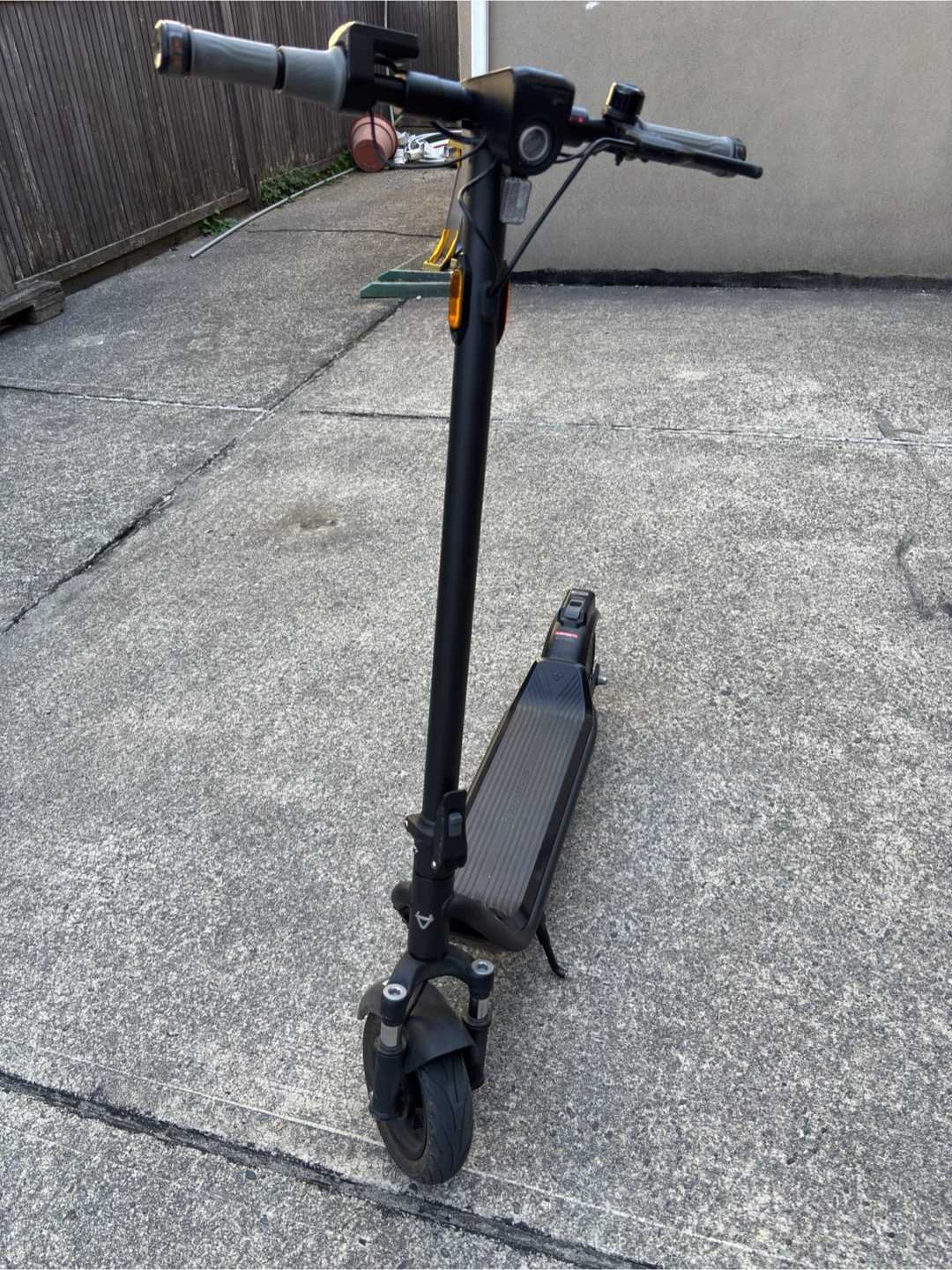 Black Electric Scooter with Charger speed 30 km - photo 3