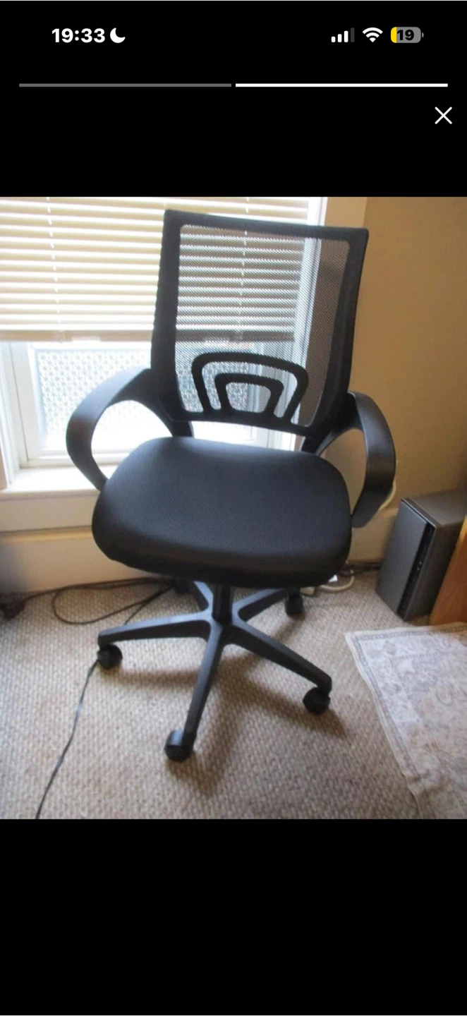 Black Mesh Office Chair - photo 2
