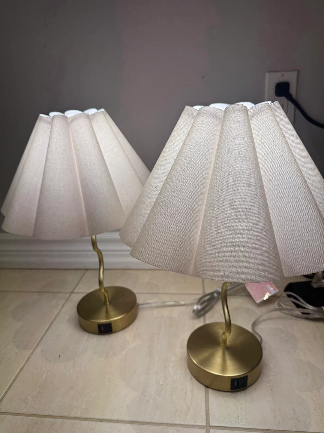 Pair of White Pleated Table Lamps with Brass Base - photo 3