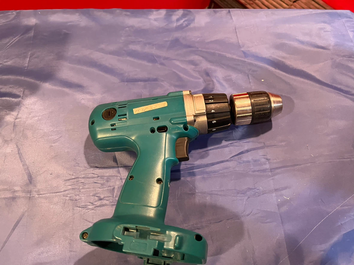 Makita Cordless Drill - photo 2