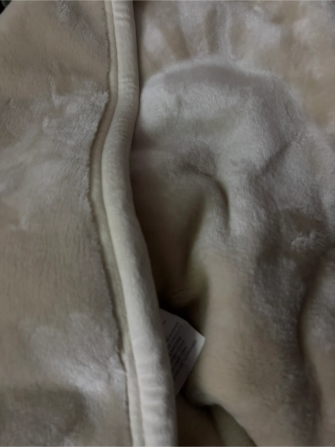 Royal Velvet Fleece throw - Beige
