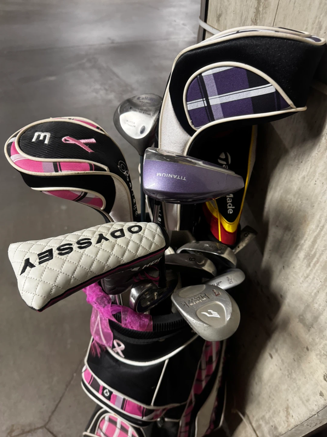 Women’s Golf Set - 14+ Clubs, Bag, Balls & Tees - photo 2