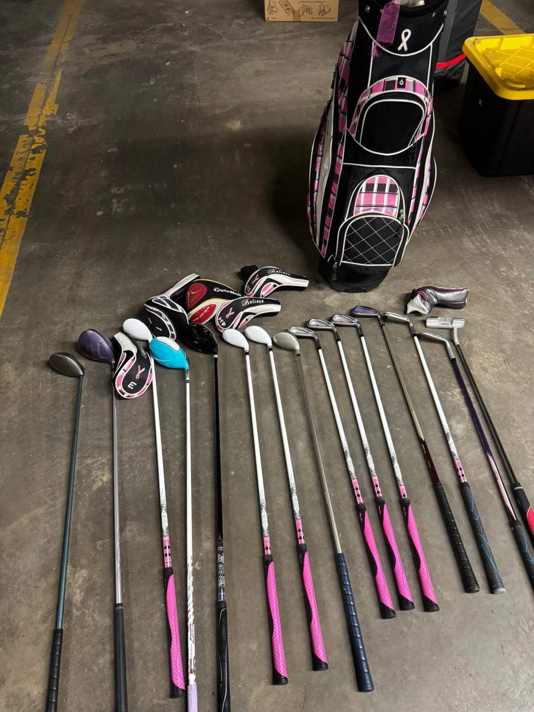 Women’s Golf Set - 14+ Clubs, Bag, Balls & Tees - photo 3