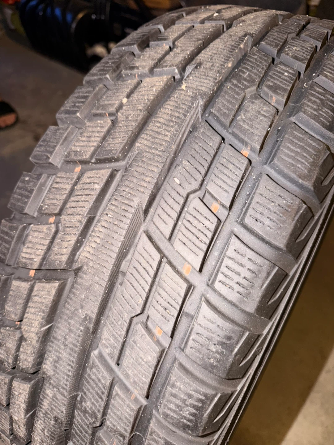 Yokohama Winter Tires on 18" Steel Rims 80%Tread 245/60R18 Set - photo 2