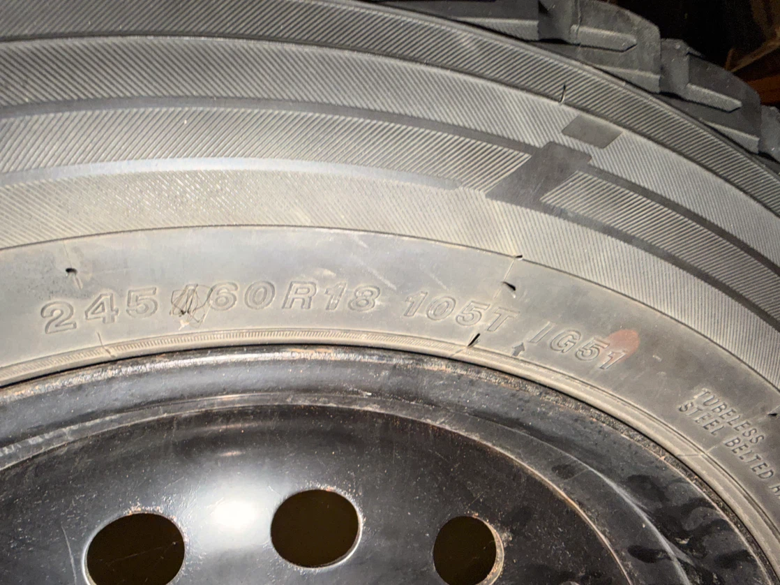Yokohama Winter Tires on 18" Steel Rims 80%Tread 245/60R18 Set - photo 3