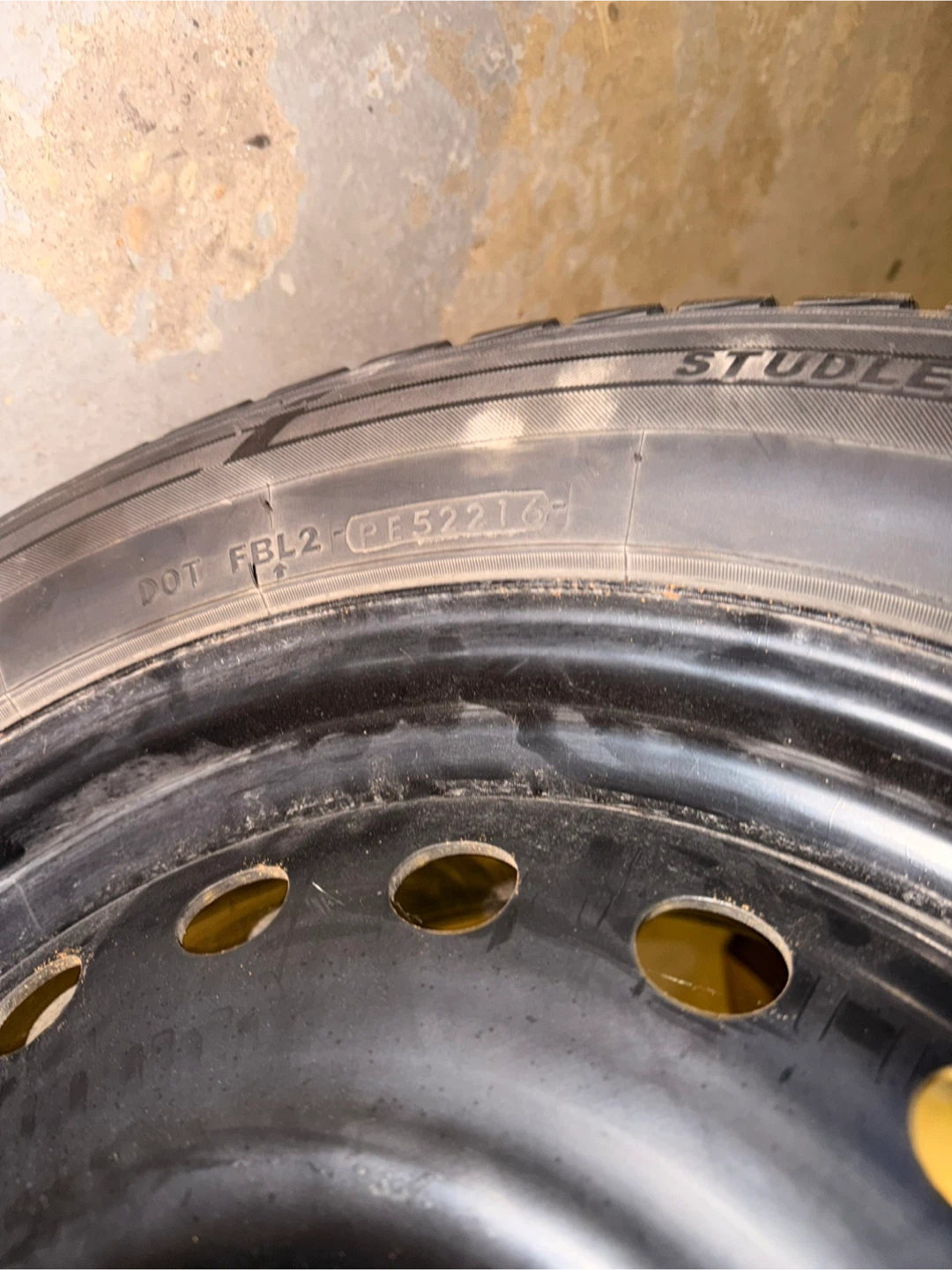 Yokohama Winter Tires on 18" Steel Rims 80%Tread 245/60R18 Set - photo 4