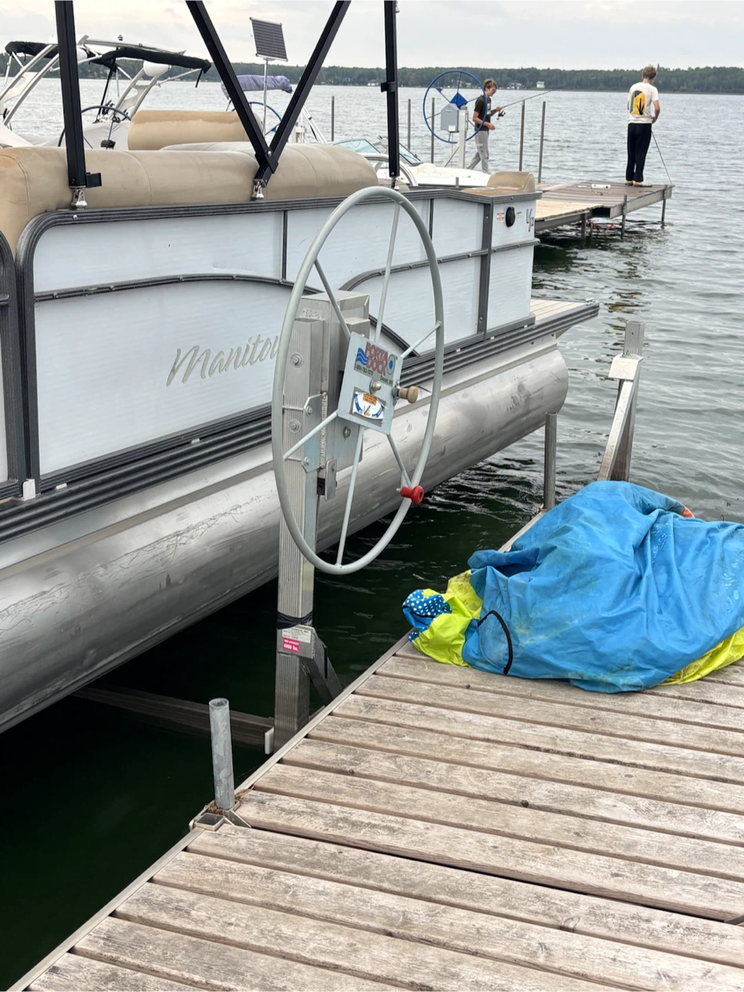 Pontoon boat lift - photo 3