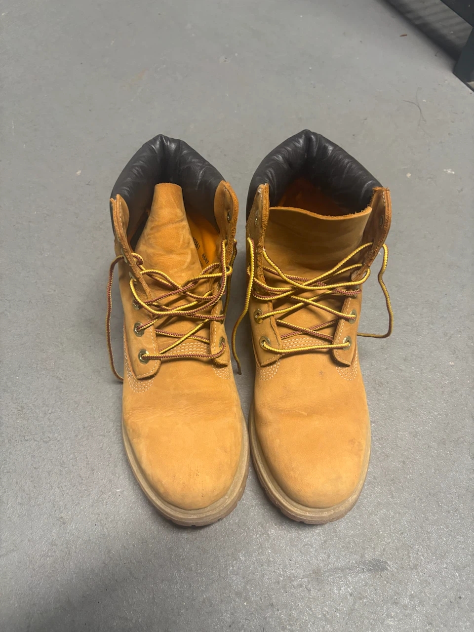 Timberland 6-Inch Premium Boots - Size 8.5M