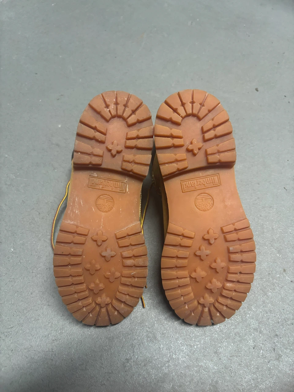 Timberland 6-Inch Premium Boots - Size 8.5M - photo 2