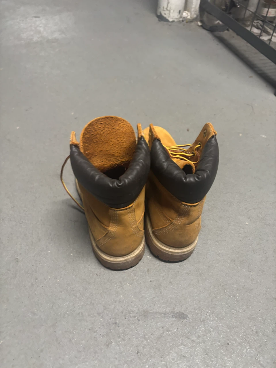 Timberland 6-Inch Premium Boots - Size 8.5M - photo 4
