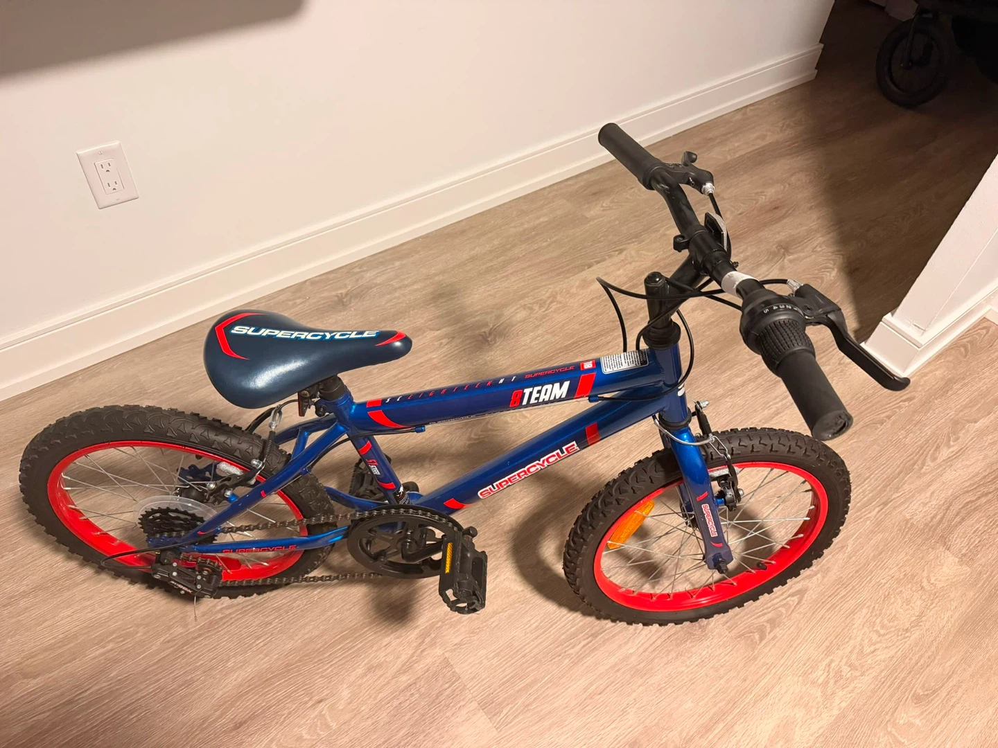 Supercycle 18-inch Team Bike
