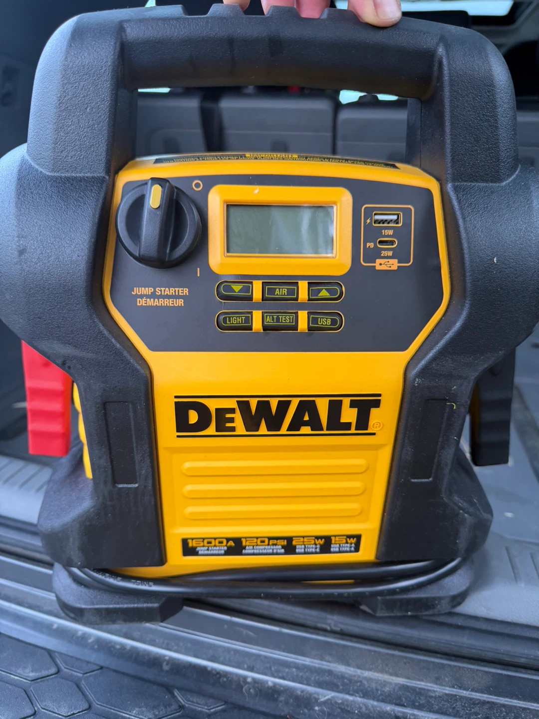 DEWALT Portable Jump Starter and Digital Inflator - photo 3