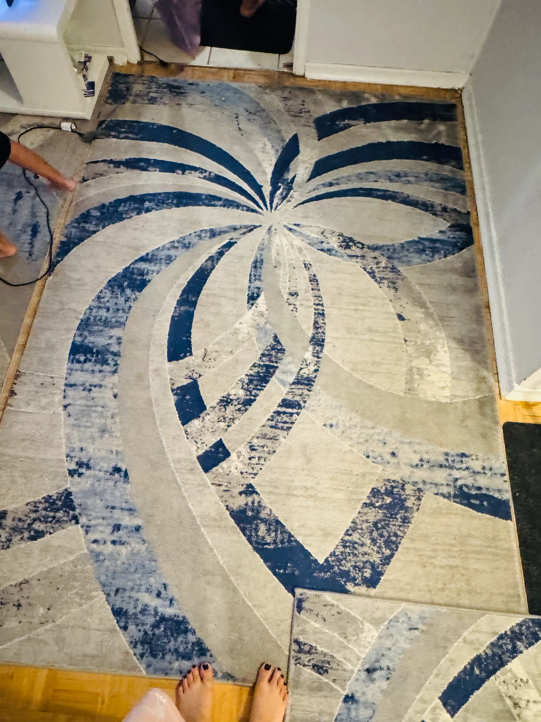 Abstract Geometric Area Rug - photo 2