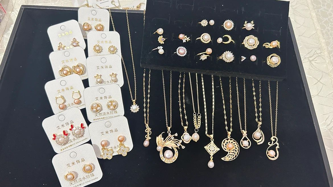 Natural Freshwater Pearl Jewellery Set