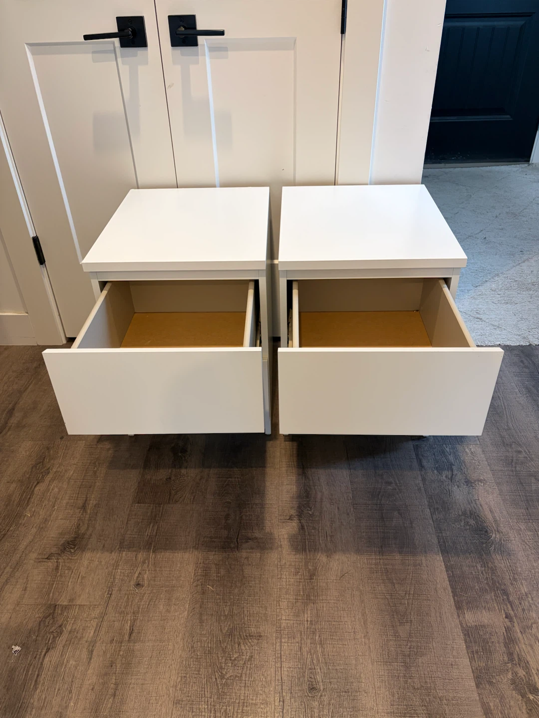 pair of IKEA white nightstands - photo 2
