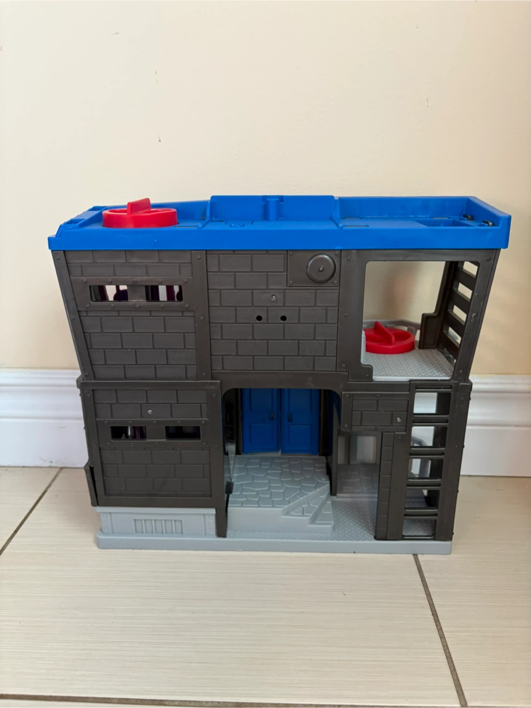 Fisher-Price Imaginext Gotham City Playset - photo 2