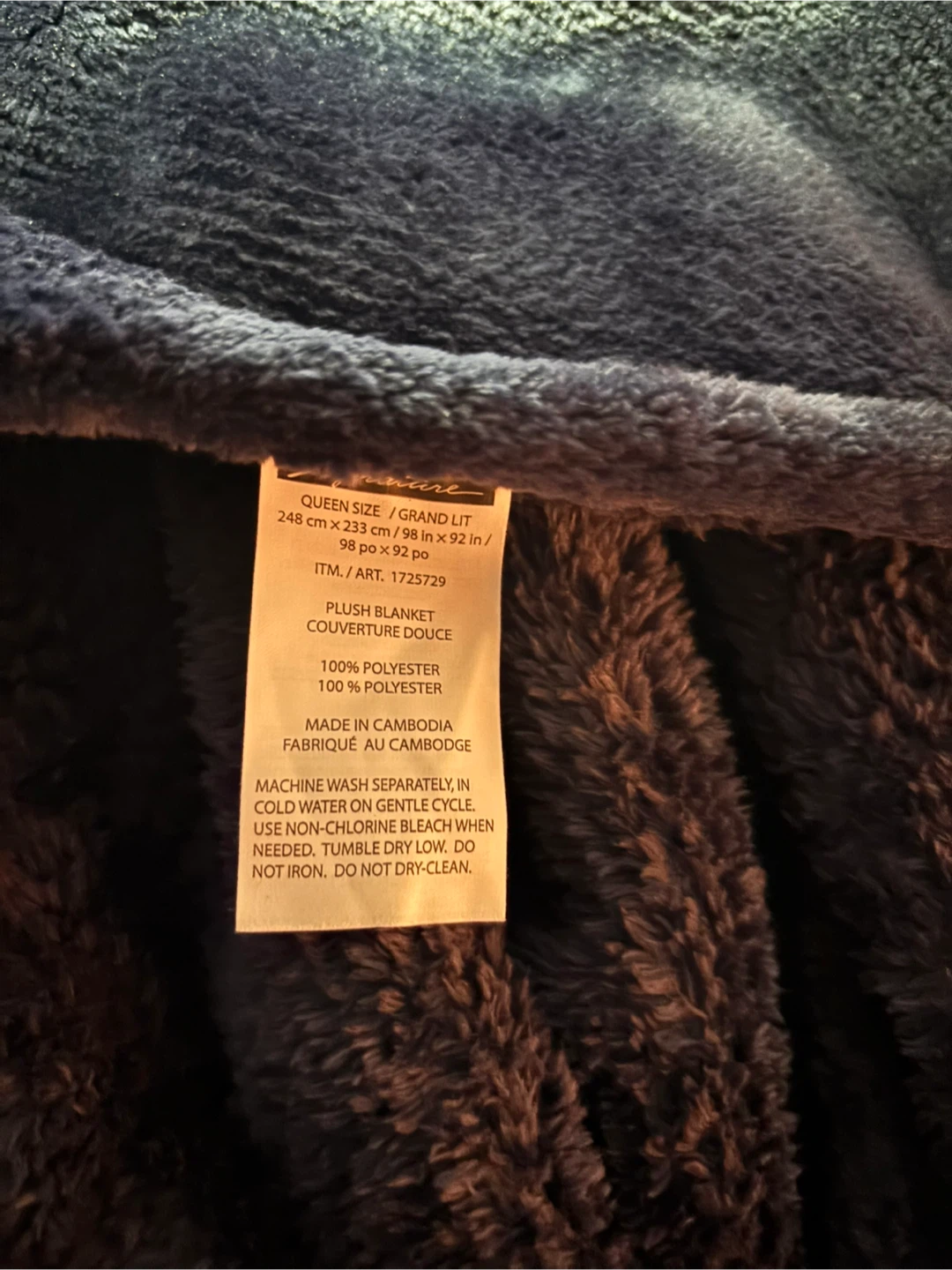 NWOT Kirkland Queen Size Plush Blanket - photo 2