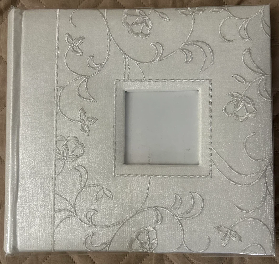 White Embroidered Photo Album (Wedding)