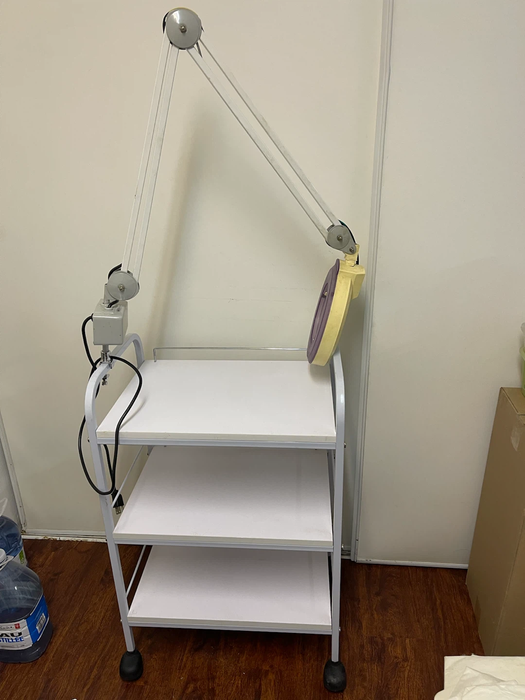 3-Tier Rolling Salon Trolley with Magnifying Lamp