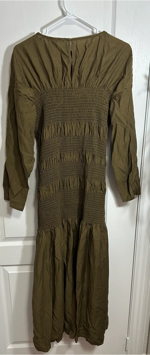 H&M Olive Green Smocked Midi Dress - photo 2