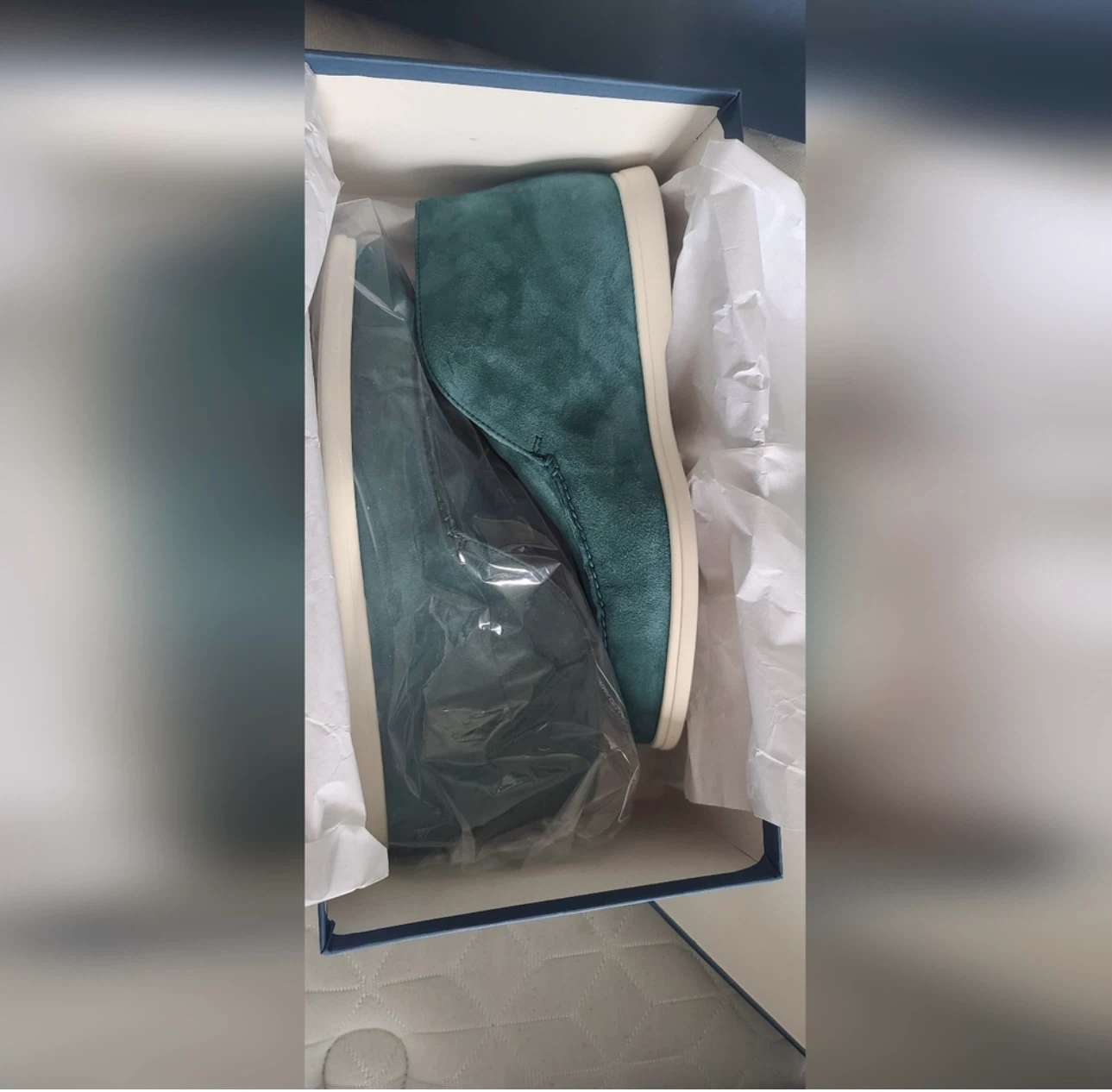 NIB Canadian brand Zvelle Teal Suede Ankle Booties Slip-Ons