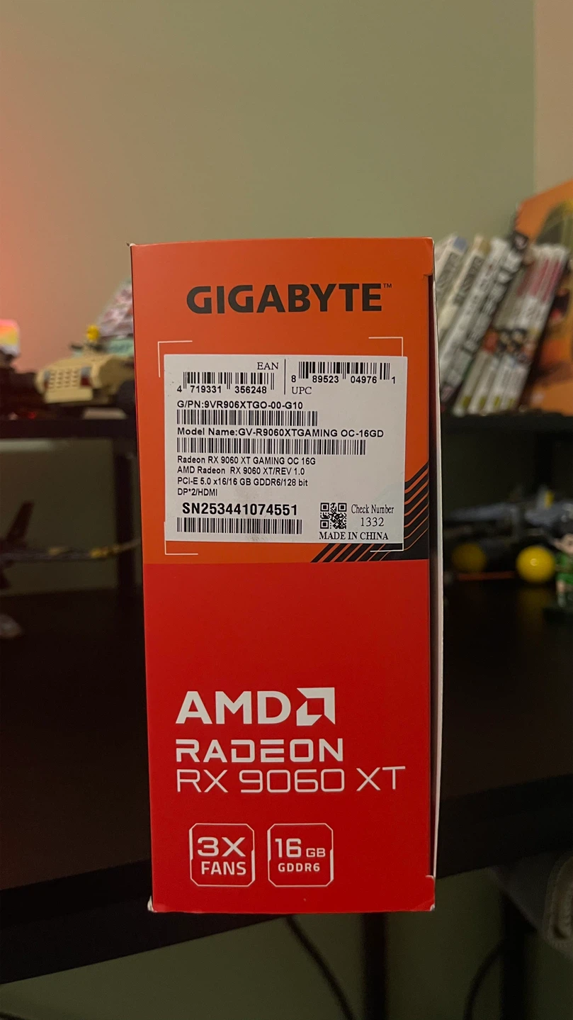 Gigabyte RX 9060 XT Gaming OC 16GB - photo 2