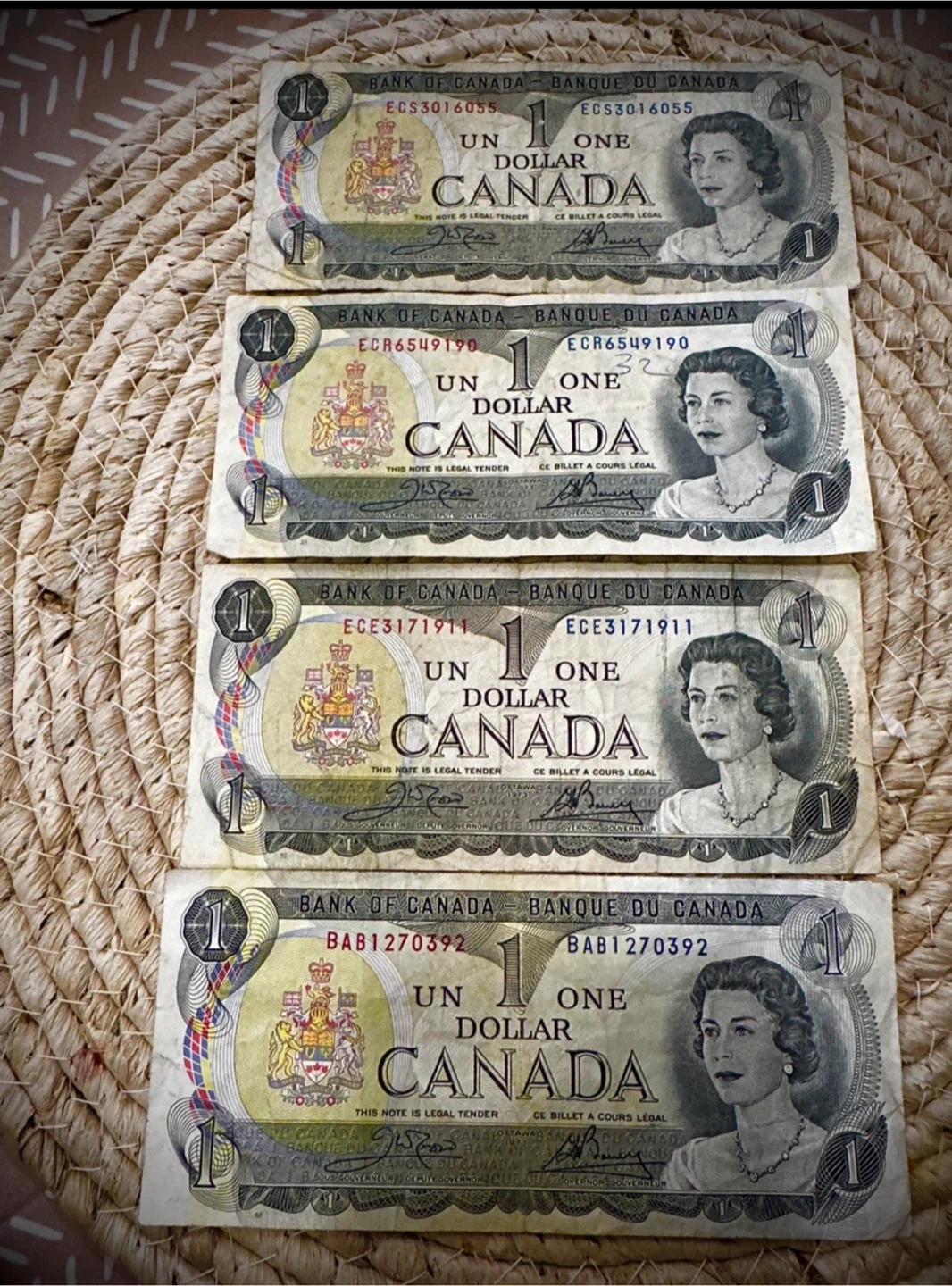 6$ each old Canada Banknotes