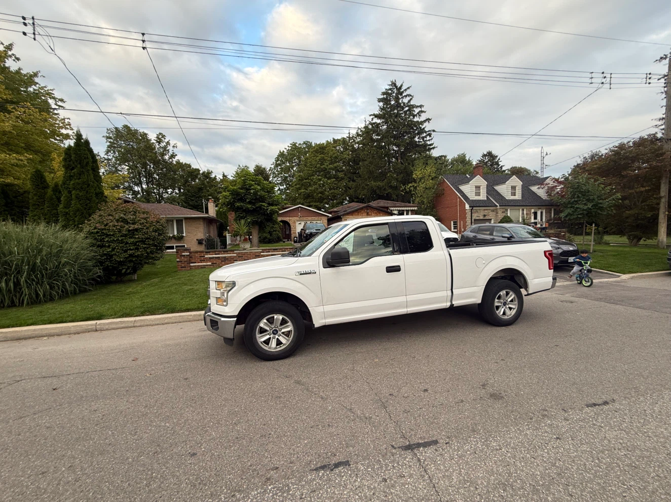 White Ford F-150 Pickup Truck - photo 2