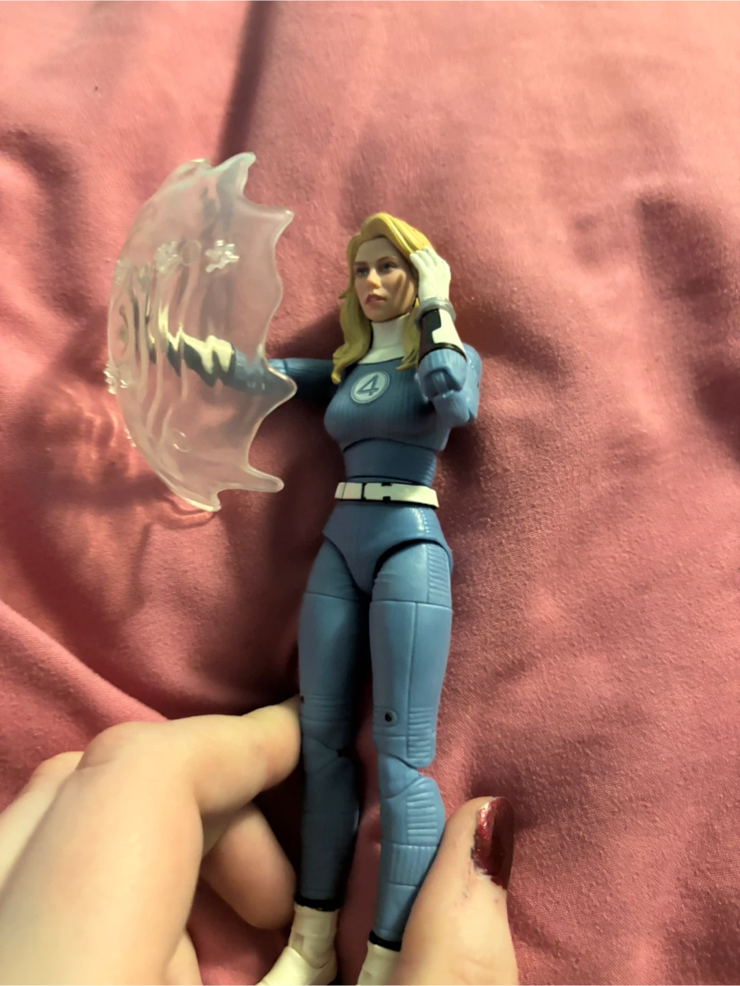 Marvel Legends Invisible Woman Action Figure - photo 3