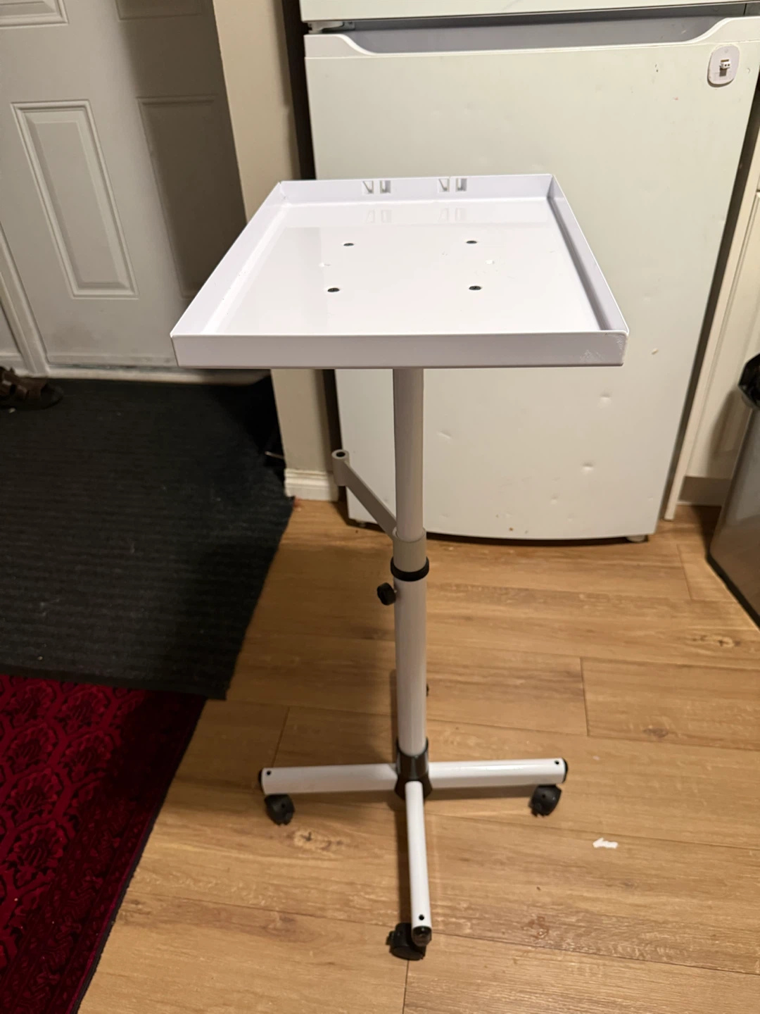 Salon stand table move up and down