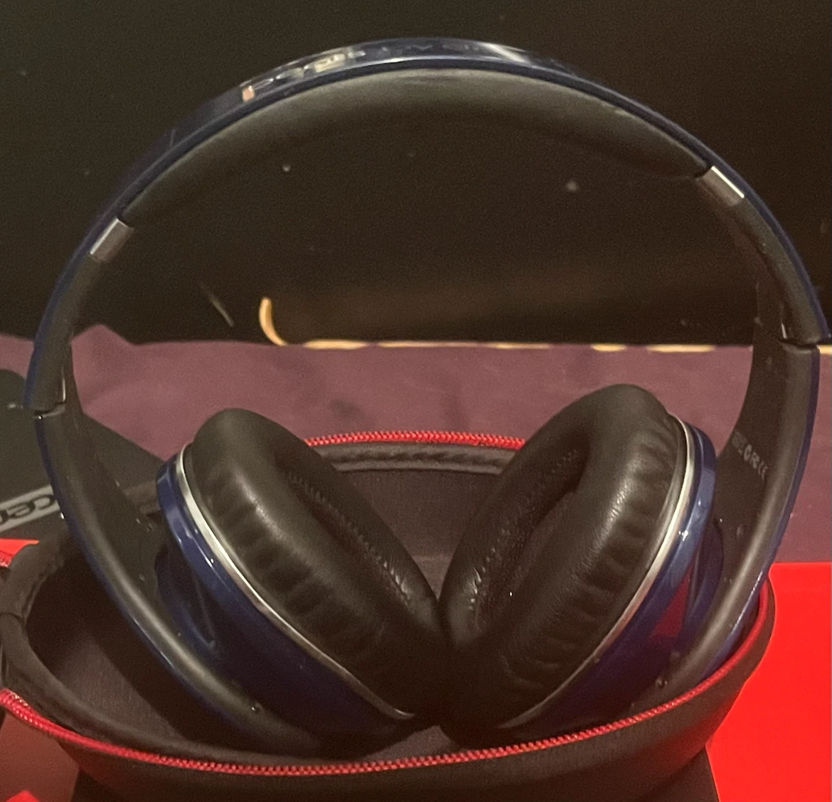 Beats by Dre first edition headphones gently used - photo 4
