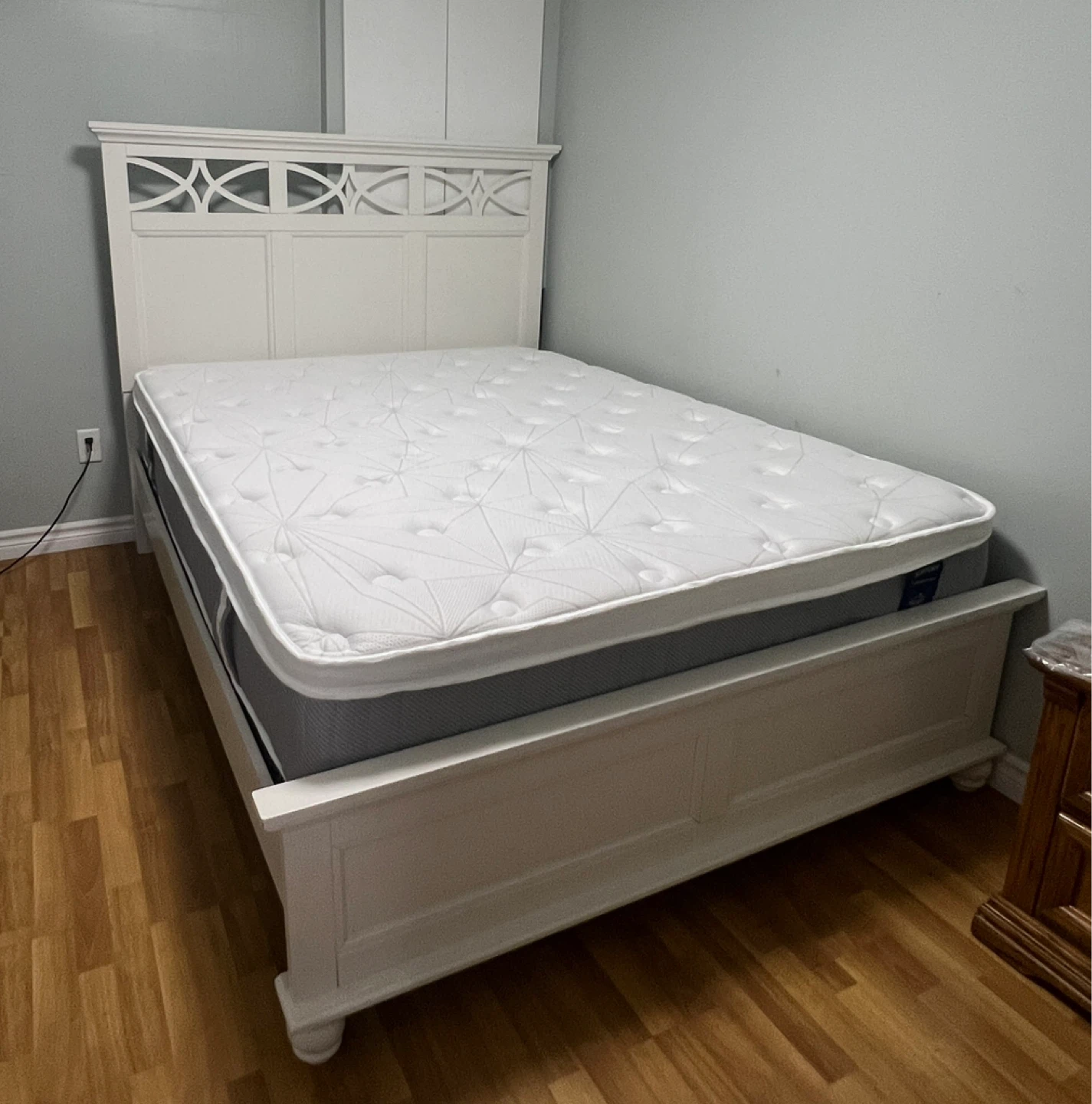 White Queen Bed Frame with Headboard and Footboard - photo 2