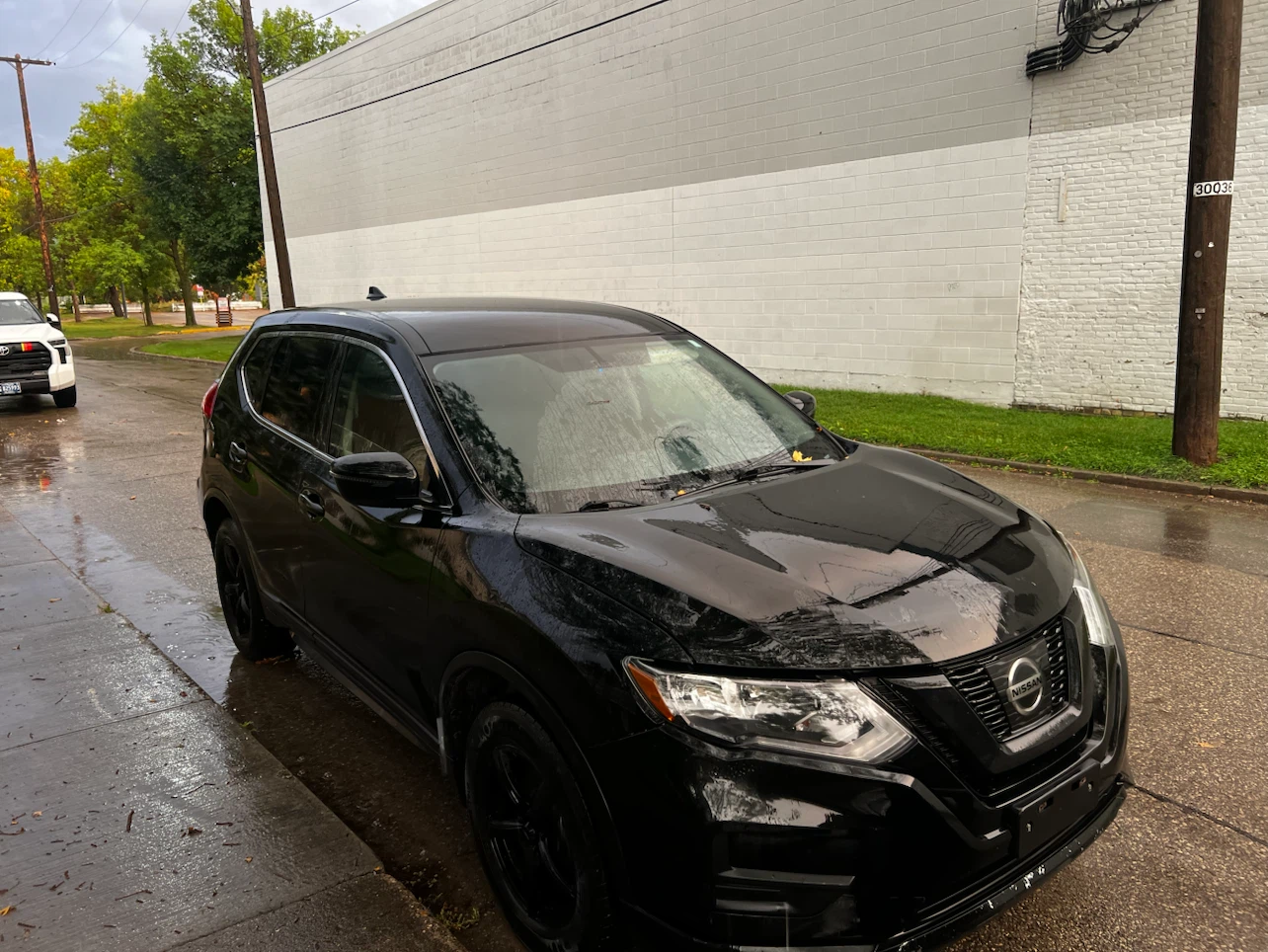 2017 Black Nissan Rogue AWD