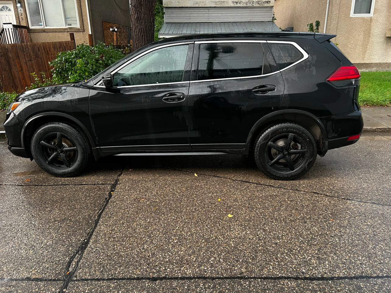 2017 Black Nissan Rogue AWD - photo 2