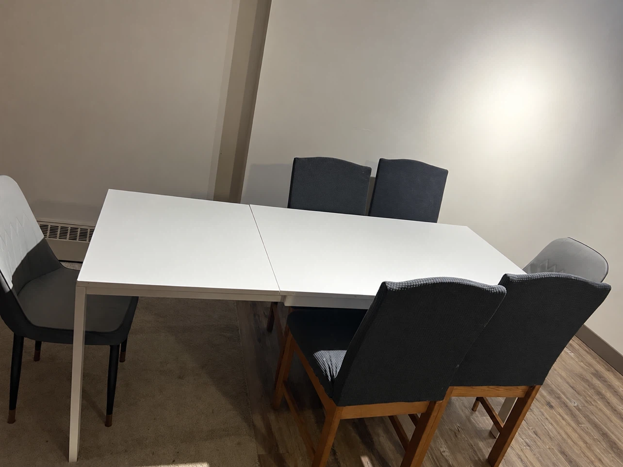 White Extendable Dining Table with 6 Chairs