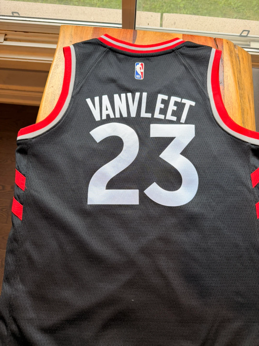 Nike Toronto Raptors Jerseys+ James Jersey - photo 4