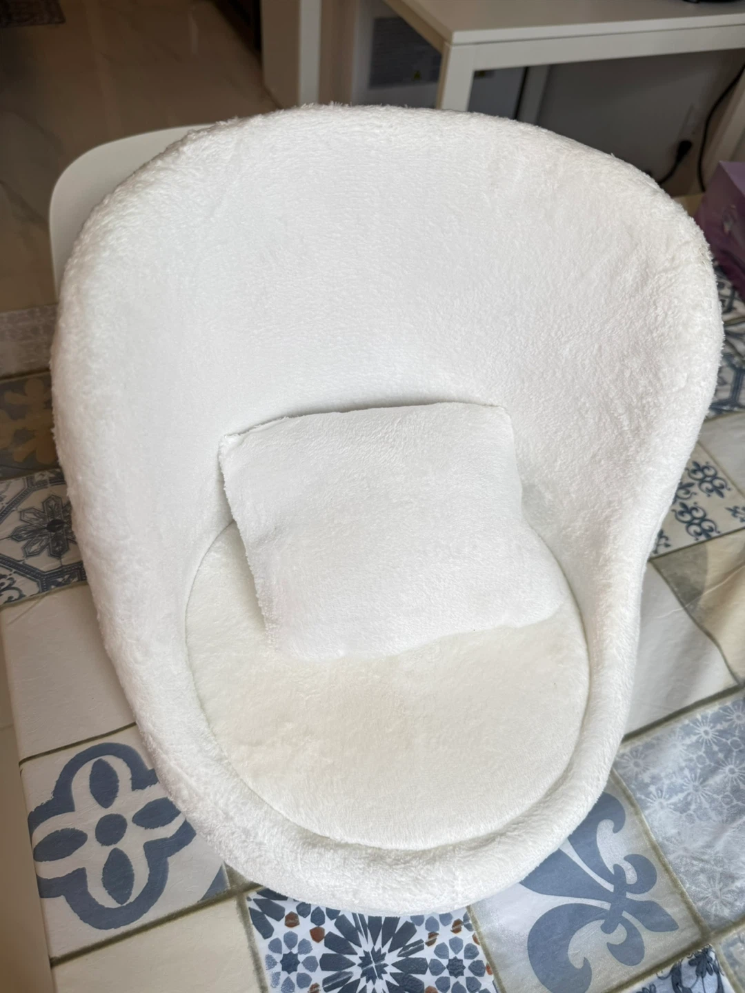 Baby 100-day photo prop & cozy cat bed. With cushion. - photo 3