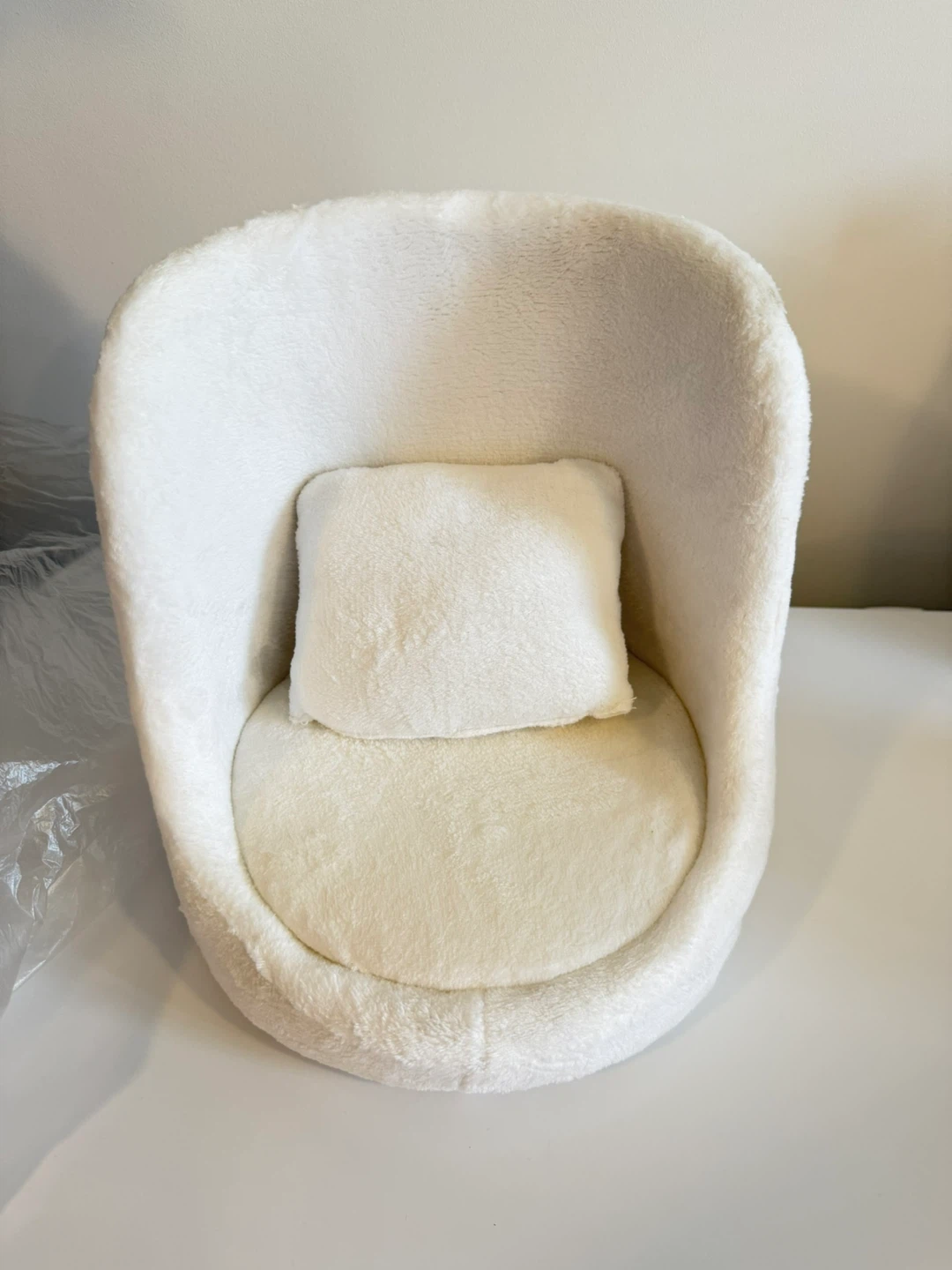 Baby 100-day photo prop & cozy cat bed. With cushion. - photo 4