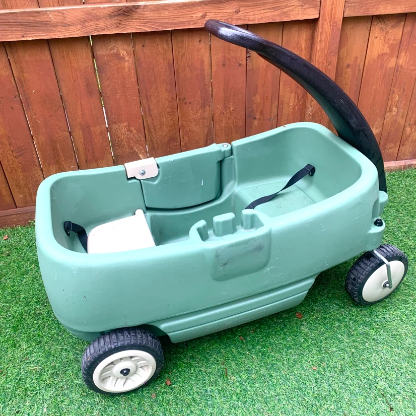 Kids Wagon 2 Seat Pull Wagon with Seat Belts Outdoor Toy Cart