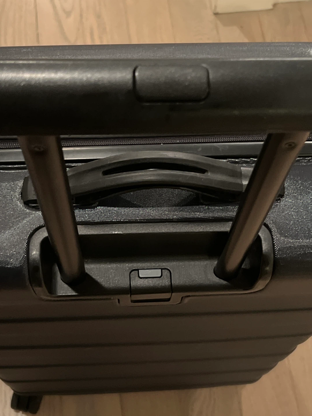 Delsey Black Hardside Spinner Suitcase - photo 3