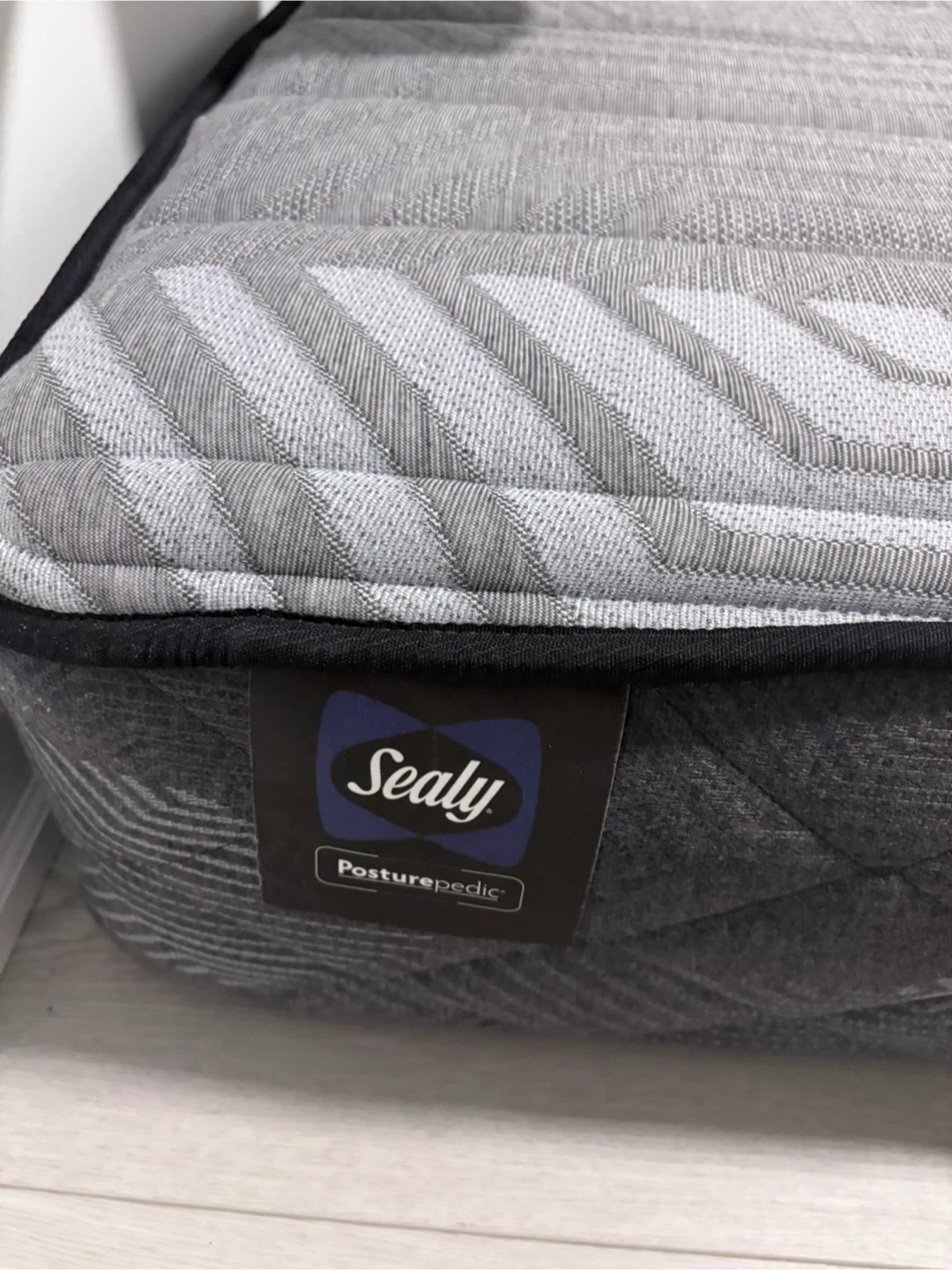 Sealy full size Mattress - photo 2