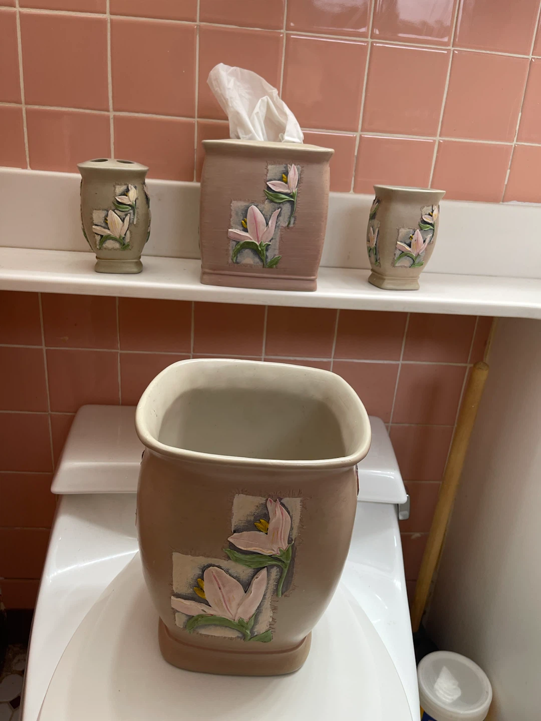 Floral Bathroom Accessory Set