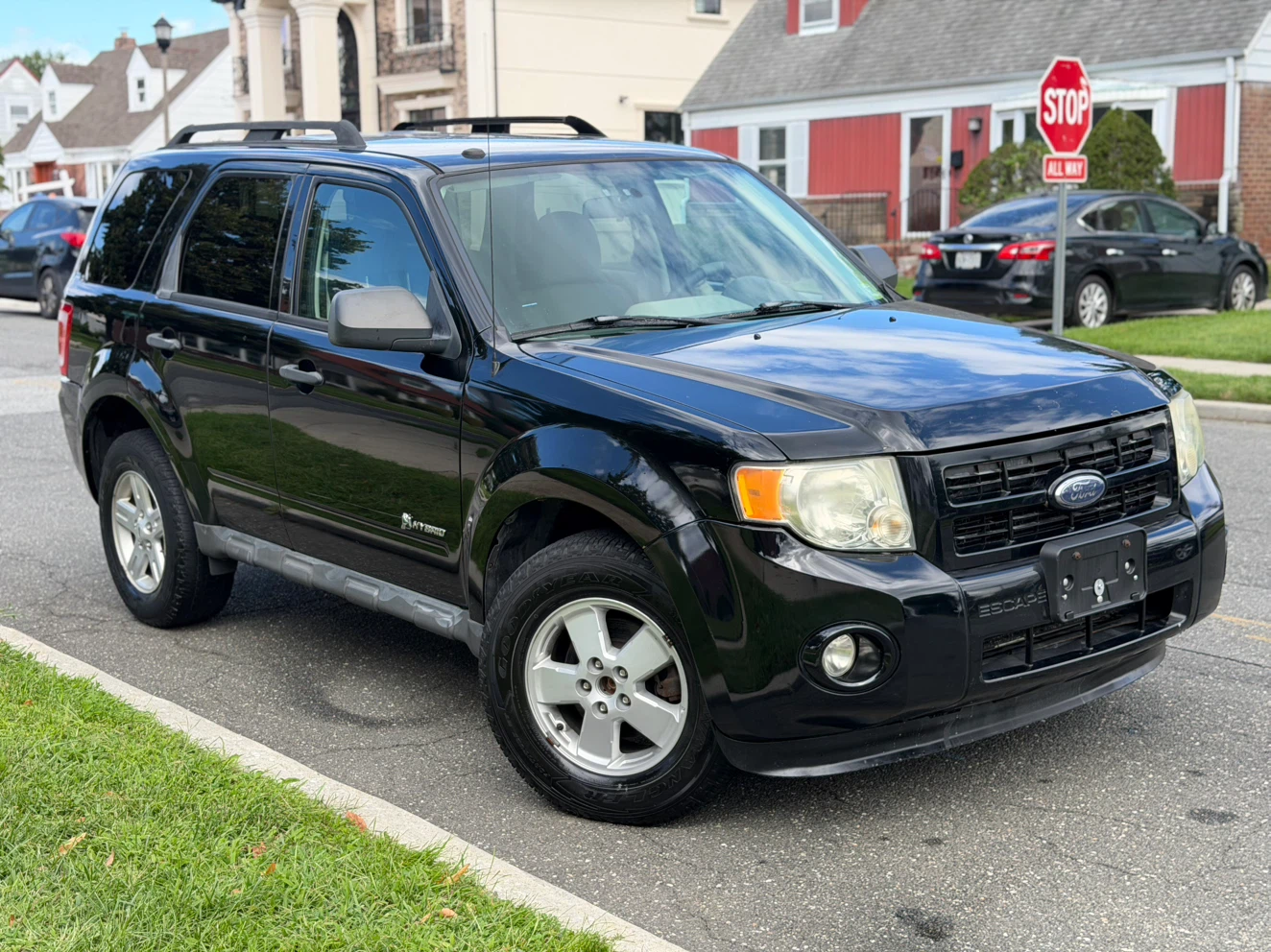 Ford Escape Hybrid SUV - photo 2
