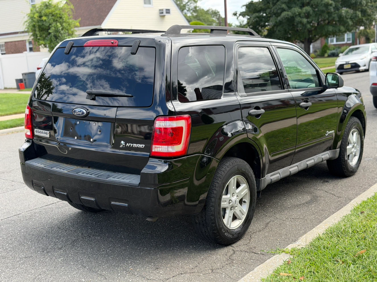 Ford Escape Hybrid SUV - photo 4